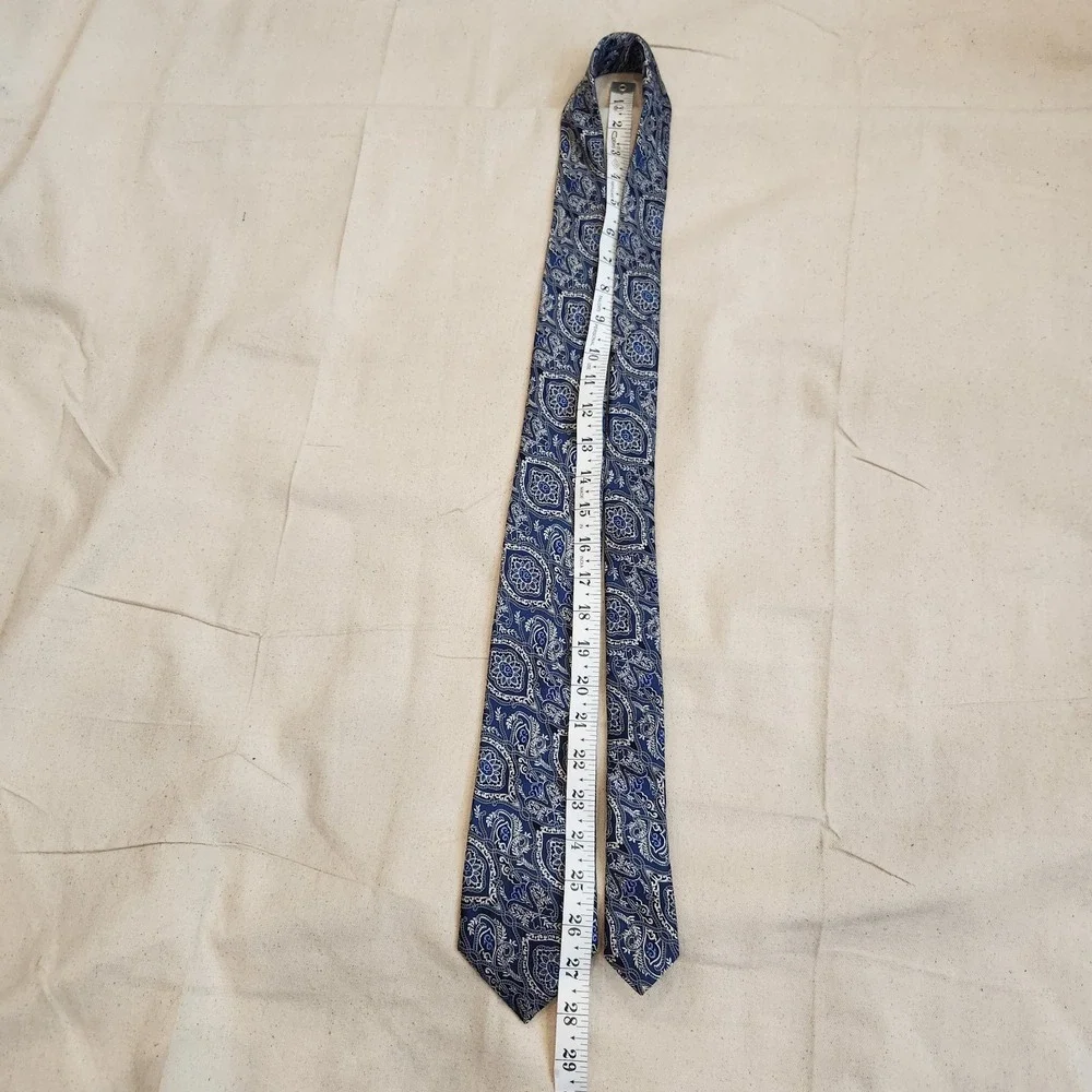 Daniel Cremieux Archive Collection Tie Blue Paisley 100% Silk Handmade Italy